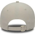bezowa-czapka-z-zakrzywionym-daszkiem-regulowana-9twenty-repreve-heritage-script-od-new-era