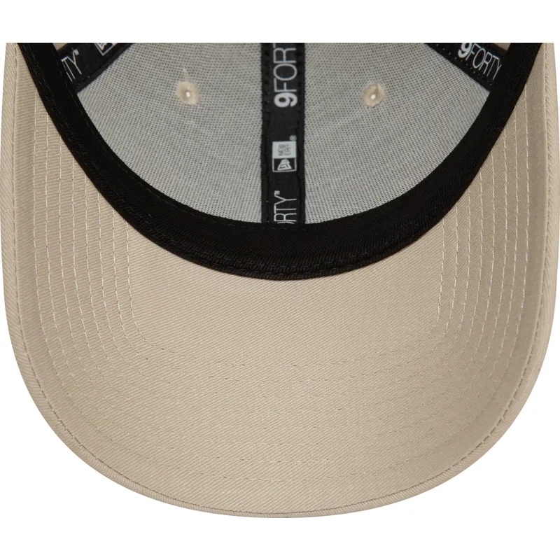 czapki-curva-bezowy-tasma-regulowana-9forty-league-essential-new-york-yankees-mlb-new-era czapki-curva-bezowy-tasma-regulowana-9forty-league-essential-new-york-yankees-mlb-new-era