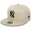 czapki-plana-bezowy-snapback-negro-9fifty-league-essential-new-york-yankees-mlb-new-era