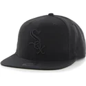 czarna-czapka-snapback-z-plaskim-daszkiem-z-czarnym-logo-chicago-white-sox-mlb-sure-shot-od-47-brand