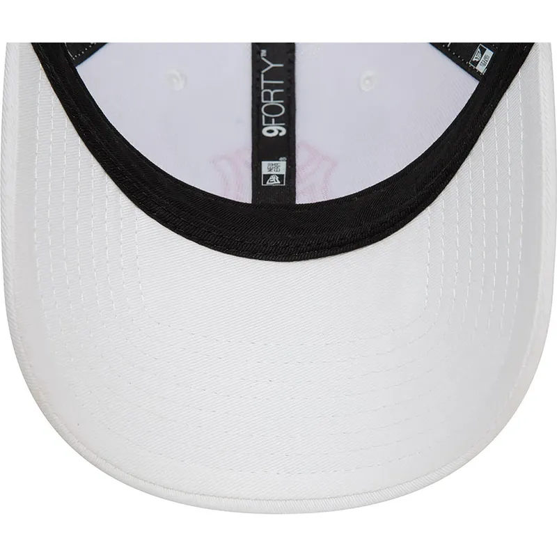 czapki-curva-bialy-tasma-regulowana-rosa-9forty-team-outline-new-york-yankees-mlb-new-era czapki-curva-bialy-tasma-regulowana-rosa-9forty-team-outline-new-york-yankees-mlb-new-era