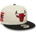 bezowo-czarna-czapka-z-plaskim-daszkiem-snapback-9fifty-z-logo-chicago-bulls-nba-od-new-era