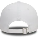 biala-regulowana-czapka-z-zakrzywionym-daszkiem-9forty-new-era