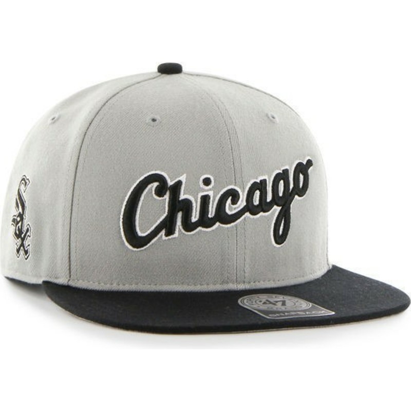 plaska-czapka-szara-snapback-z-logo-litery-chicago-white-sox-mlb-47-brand