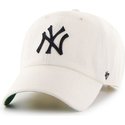 wyginieta-czapka-bezowa-z-czarnym-logo-new-york-yankees-mlb-clean-up-47-brand