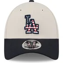 bezowo-granatowa-czapka-z-zakrzywionym-daszkiem-snapback-9forty-stretch-snap-4th-of-july-los-angeles-dodgers-mlb-od-new-era