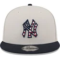 czapka-z-plaskim-daszkiem-bezowo-granatowa-snapback-9fifty-4th-of-july-new-york-yankees-mlb-new-era