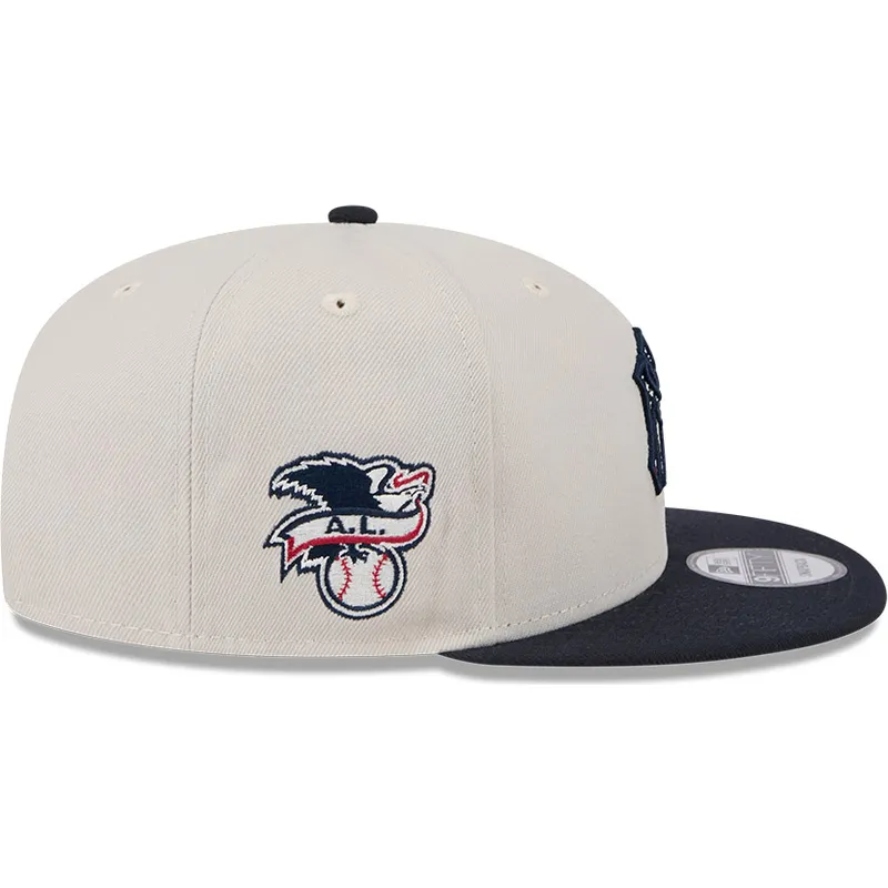 czapka-z-plaskim-daszkiem-bezowo-granatowa-snapback-9fifty-4th-of-july-new-york-yankees-mlb-new-era