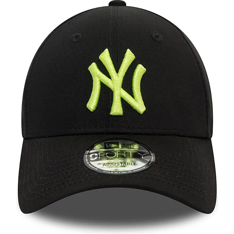 czarna-regulowana-czapka-z-zakrzywionym-daszkiem-z-zielonym-logo-9forty-league-essential-new-york-yankees-mlb-new-era