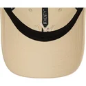 bezowa-czapka-z-zakrzywionym-daszkiem-regulowana-z-bezowym-logo-9twenty-league-essential-new-york-yankees-mlb-od-new-era