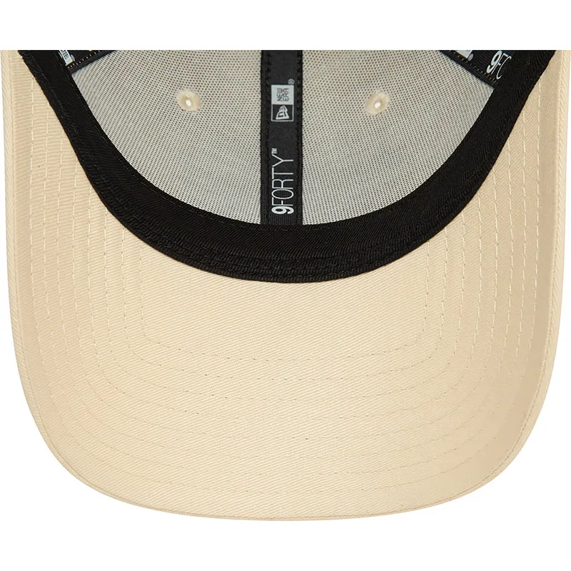 czapki-curva-bezowy-tasma-regulowana-9forty-new-era czapki-curva-bezowy-tasma-regulowana-9forty-new-era