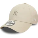 bezowa-regulowana-czapka-z-zakrzywionym-daszkiem-9forty-metallic-pin-new-york-yankees-mlb-od-new-era