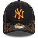 granatowa-zakrzywiona-czapka-regulowana-z-pomaranczowym-logo-dla-chlopca-9forty-stitch-new-york-yankees-mlb-new-era