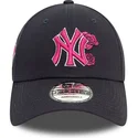 granatowa-zakrzywiona-czapka-regulowana-z-rozowym-logo-9forty-flower-icon-new-york-yankees-mlb-new-era