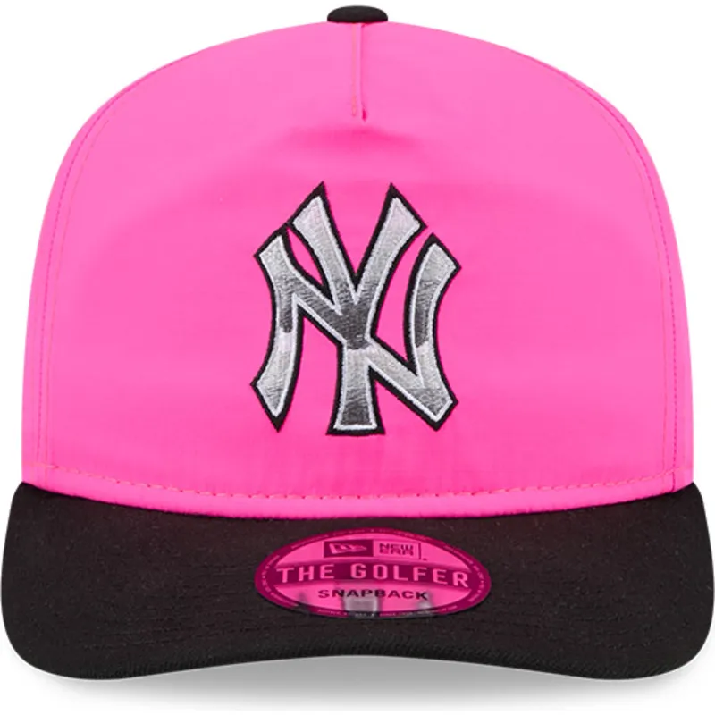 czapka-z-zakrzywionym-daszkiem-rozowo-czarna-snapback-golfer-z-logo-chrome-new-york-yankees-mlb-od-new-era