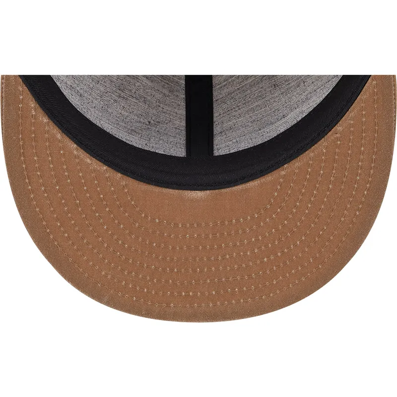 brazowa-regulowana-czapka-z-plaskim-daszkiem-9fifty-waxed-canvas-new-york-yankees-mlb-new-era