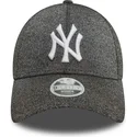 czarna-zakrzywiona-czapka-regulowana-damska-9forty-glitter-new-york-yankees-mlb-new-era
