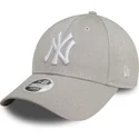 szara-regulowana-czapka-z-daszkiem-dla-kobiet-9forty-glitter-new-york-yankees-mlb-new-era