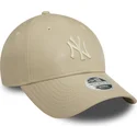 bezowa-regulowana-czapka-z-daszkiem-dla-kobiet-z-bezowym-logo-9forty-midi-pu-new-york-yankees-mlb-od-new-era