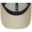 bezowa-regulowana-czapka-z-daszkiem-dla-kobiet-z-bezowym-logo-9forty-midi-pu-new-york-yankees-mlb-od-new-era