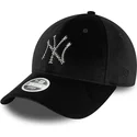 czarna-regulowana-czapka-z-zakrzywionym-daszkiem-dla-kobiet-9forty-velour-diamante-new-york-yankees-mlb-new-era