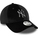 czarna-zakrzywiona-regulowana-czapka-damska-9forty-velour-diamante-new-york-yankees-mlb-od-new-era