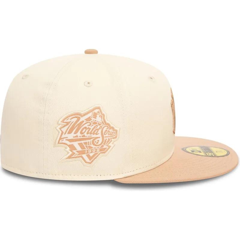 bezowo-brazowa-dopasowana-czapka-59fifty-z-boczna-naszywka-new-york-yankees-mlb-od-new-era