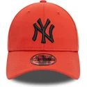 pomaranczowa-zakrzywiona-czapka-z-daszkiem-z-czarnym-logo-39thirty-league-essential-new-york-yankees-mlb-od-new-era