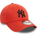 pomaranczowa-zakrzywiona-czapka-z-logo-new-york-yankees-mlb-w-kolorze-czarnym-39thirty-league-essential-od-new-era