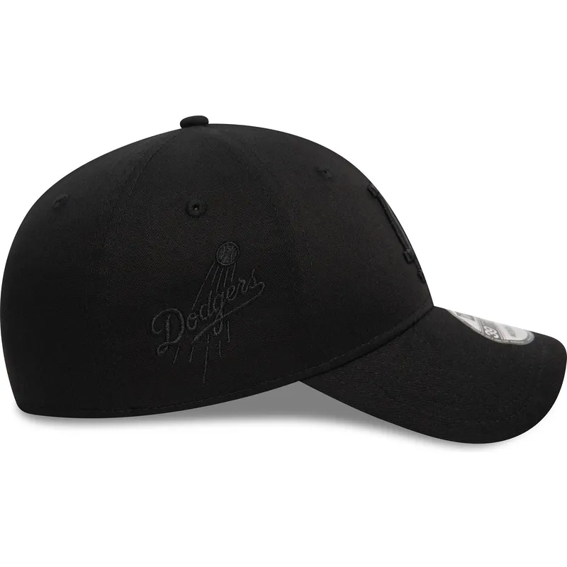 czarna-zakrzywiona-czapka-z-logo-los-angeles-dodgers-39thirty-monochrome-mlb-od-new-era