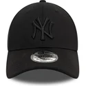 czarna-dopasowana-czapka-z-zakrzywionym-daszkiem-z-czarnym-logo-39thirty-monochrome-new-york-yankees-mlb-od-new-era