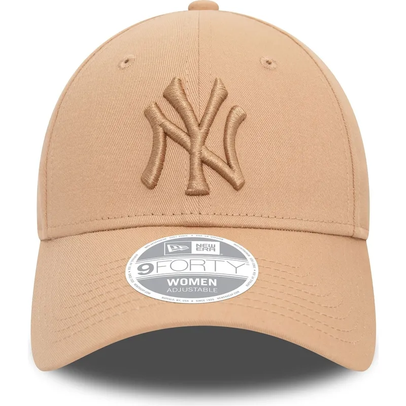 bezowa-czapka-z-zakrzywionym-daszkiem-regulowana-damska-z-bezowym-logo-9forty-league-essential-new-york-yankees-mlb-od-new-era