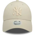 new-era-curved-brim-women-9forty-pu-new-york-yankees-mlb-beige-adjustable-cap-with-beige-logo