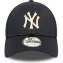 regulowana-granatowa-czapka-z-daszkiem-9forty-pivot-knit-new-york-yankees-mlb-od-new-era