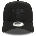 czarna-czapka-z-daszkiem-snapback-z-czarnym-logo-9forty-e-frame-monochrome-chicago-bulls-nba-od-new-era