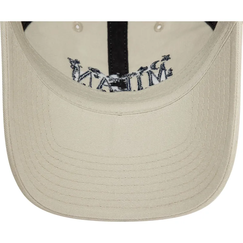 bezowa-czapka-z-zakrzywionym-daszkiem-regulowana-9twenty-scribble-ac-milan-serie-a-od-new-era