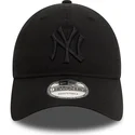 czarna-regulowana-czapka-z-zakrzywionym-daszkiem-z-czarnym-logo-9twenty-washed-new-york-yankees-mlb-new-era