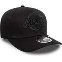 czarna-zakrzywiona-czapka-snapback-9fifty-stretch-snap-los-angeles-lakers-nba-new-era