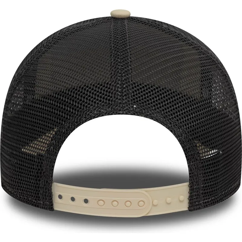 bezowo-czarna-czapka-truckerka-a-frame-license-plate-los-angeles-cities-and-beaches-od-new-era