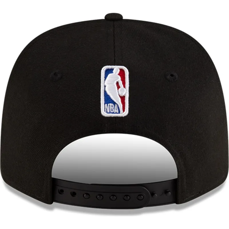 czarna-zakrzywiona-czapka-snapback-9seventy-statement-stretch-snap-chicago-bulls-nba-new-era
