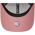 rozowa-regulowana-czapka-z-zakrzywionym-daszkiem-z-rozowym-logo-9forty-league-essential-new-york-yankees-mlb-new-era