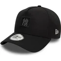 czarna-czapka-z-zakrzywionym-daszkiem-snapback-9forty-a-frame-metallic-patch-new-york-yankees-mlb-new-era