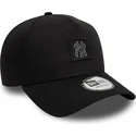 czarna-czapka-z-daszkiem-snapback-9forty-a-frame-z-metaliczna-naszywka-new-york-yankees-mlb-od-new-era