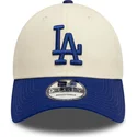 bezowo-niebieska-regulowana-czapka-z-daszkiem-9forty-colour-block-los-angeles-dodgers-mlb-new-era