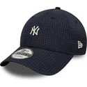 granatowa-regulowana-czapka-z-daszkiem-9forty-seersucker-new-york-yankees-mlb-od-new-era