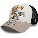 czapka-trucker-biala-bezowa-i-czarna-9forty-a-frame-z-tomem-i-jerrym-looney-tunes-od-new-era