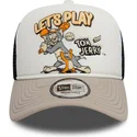 czapka-trucker-biala-bezowa-i-czarna-9forty-a-frame-z-tomem-i-jerrym-looney-tunes-od-new-era