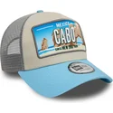 bezowo-niebieska-czapka-truckerka-9forty-a-frame-license-plate-cabo-cities-and-beaches-od-new-era