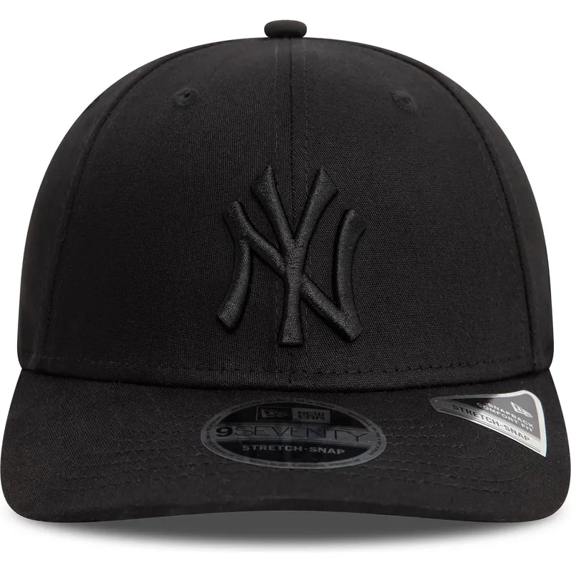 czarna-zakrzywiona-czapka-snapback-z-czarnym-logo-9seventy-stretch-snap-new-york-yankees-mlb-new-era