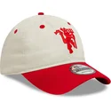 biala-i-czerwona-zakrzywiona-czapka-z-daszkiem-regulowana-9twenty-contrast-visor-manchester-united-football-club-premier-league-